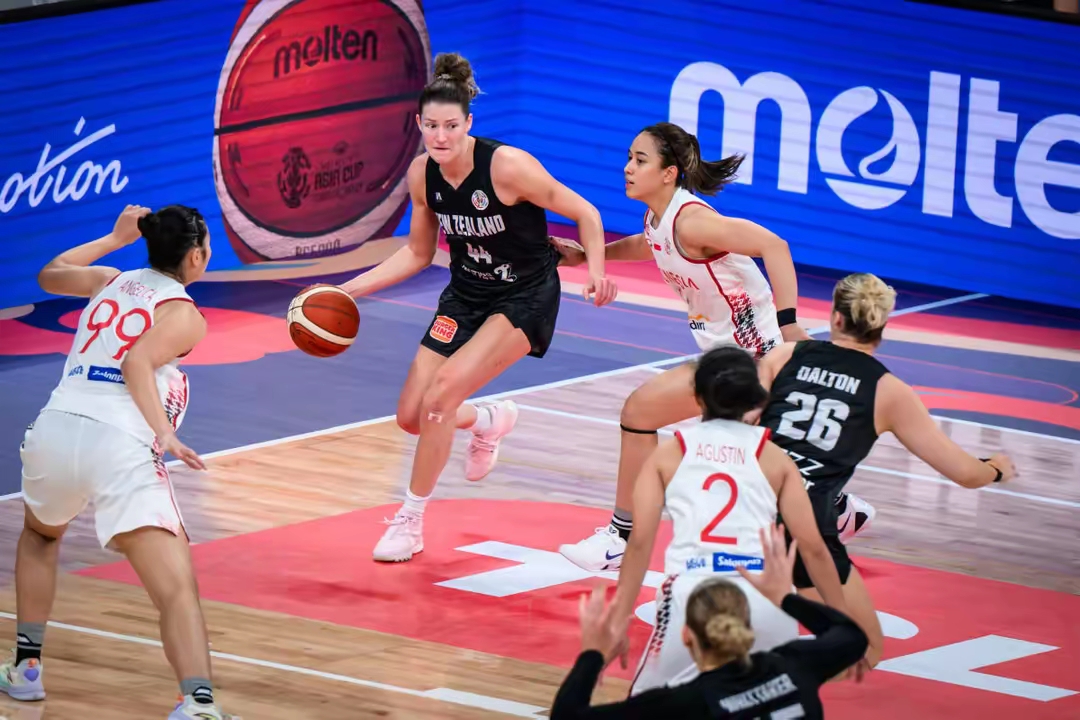 多米体育官网登录-塞维利亚迎CBA季后赛关键赛，转会期篮板制胜，质疑声仍在，资深球员宣示担当的简单介绍