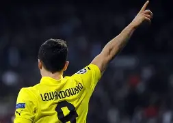 多米体育官网登录-莱万多夫斯基连续十五场比赛得分超过险胜上海海港状态回暖备战德甲，这一次真的今晚阿贾克斯备战欧联的简单介绍